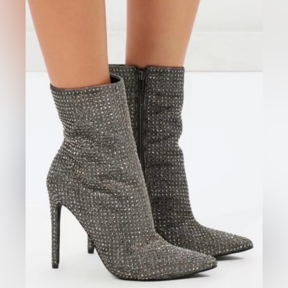 Steve Madden Wifey Rhinestone Bootie Heels  Silver  Size 6  Excellent
